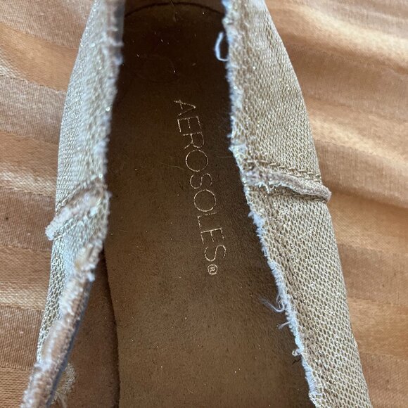 Tan Aerosoles Size 11!! - Picture 2 of 8